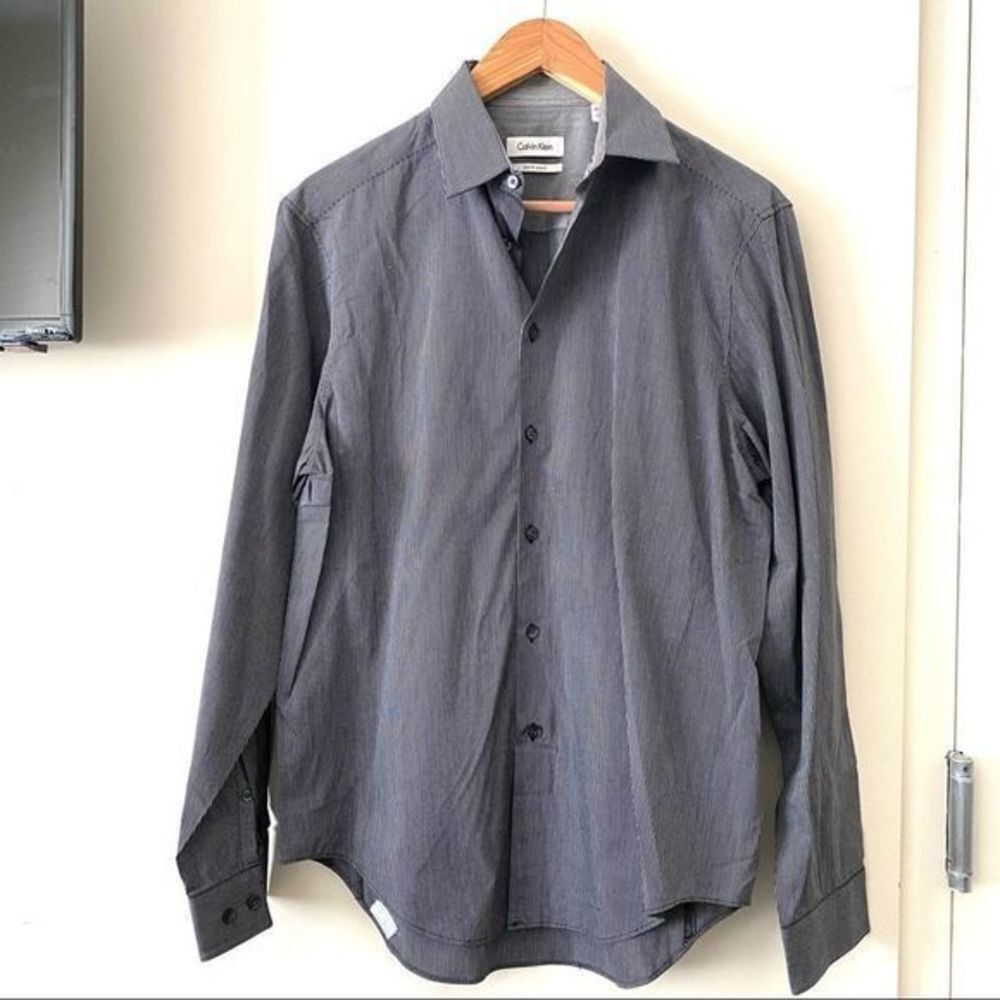 CALVIN KLEIN Striped Button Down